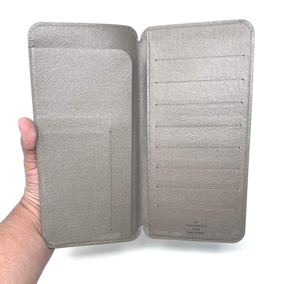 ◻️🔥LOUIS VUITTON LONG EPI WALLET🔥 ◻️ - Picture 3 of 9